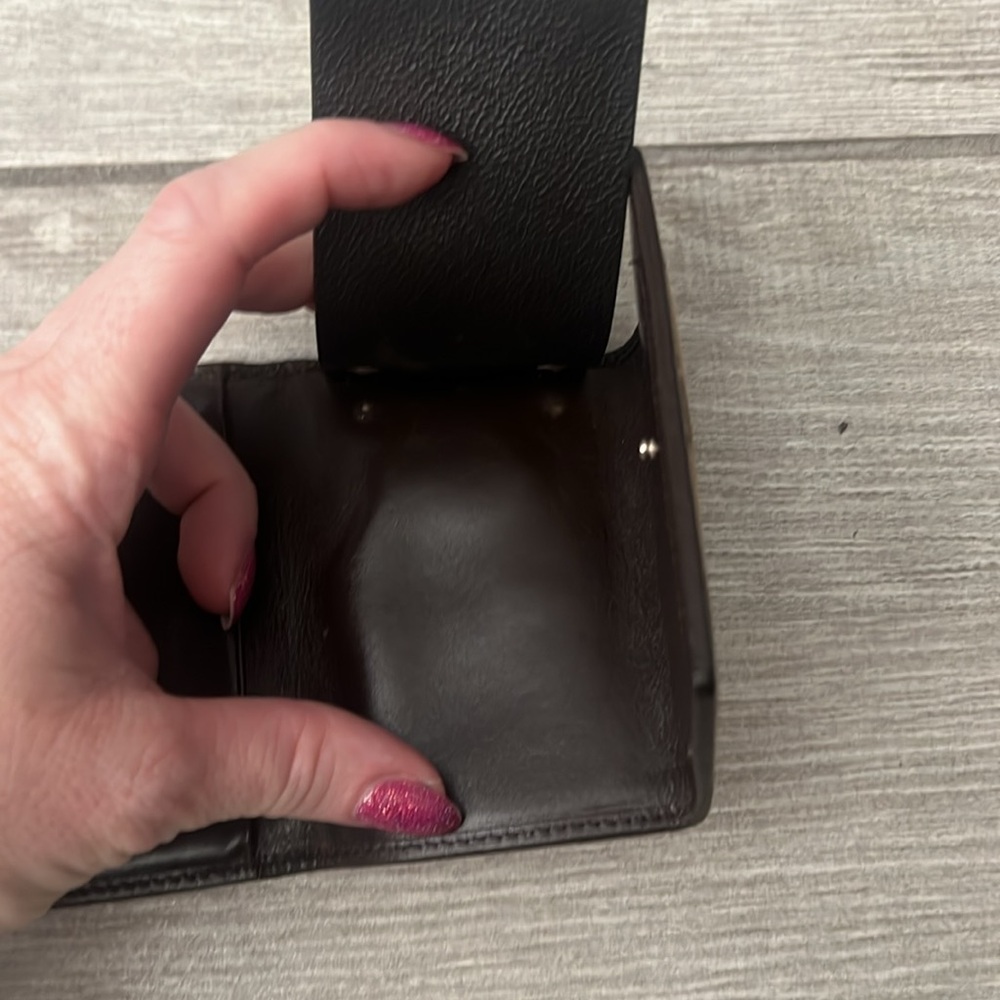 Authentic Gucci Monogram Key Case Euc - image 7